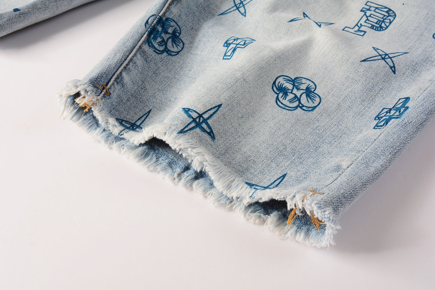 PURPLE Men Streetwear Denim Shorts Light Blue Wash with Blue Graphic Print and Raw Hem 5063