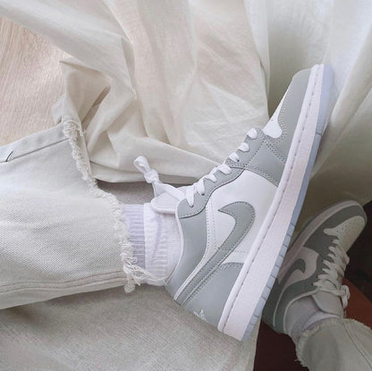 Air Jordan 1 Low 'Wolf Grey Aluminium'